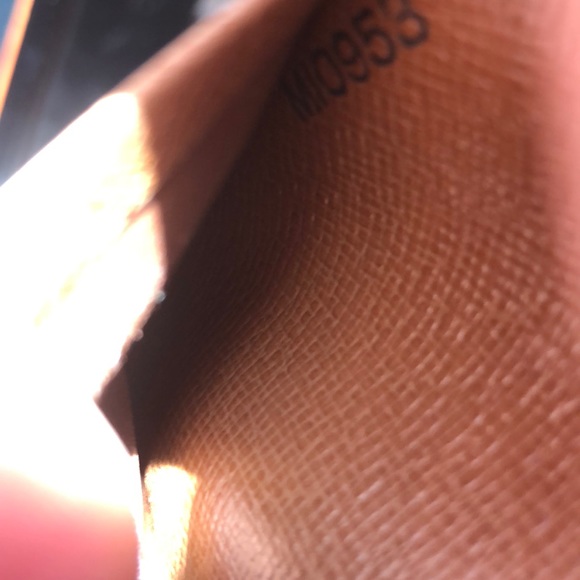 Authentic Louis Vuitton wallet - Picture 7 of 8